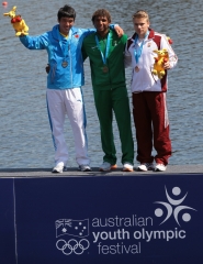 C-1 1000m: 1.ISAQUIAS QUEIROZ DOS SANTOS (Brazilia) 4:08.91, 2.SONG XING (Kína) 4:10.91, 3.BODONYI András 4:22.02, 